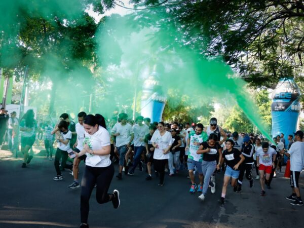 10 mil participantes se pintan de verde en la Carrera de Convivencia de COBAES