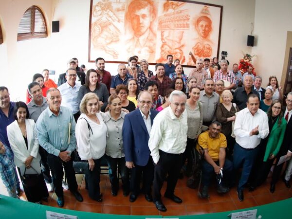 Rocha entrega 46 gratificaciones por jubilación para personal de COBAES