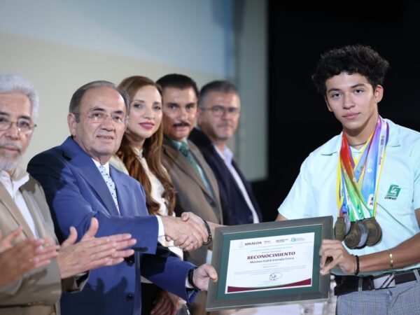 COBAES reconoce el talento que transforma vidas y construye el futuro de Sinaloa